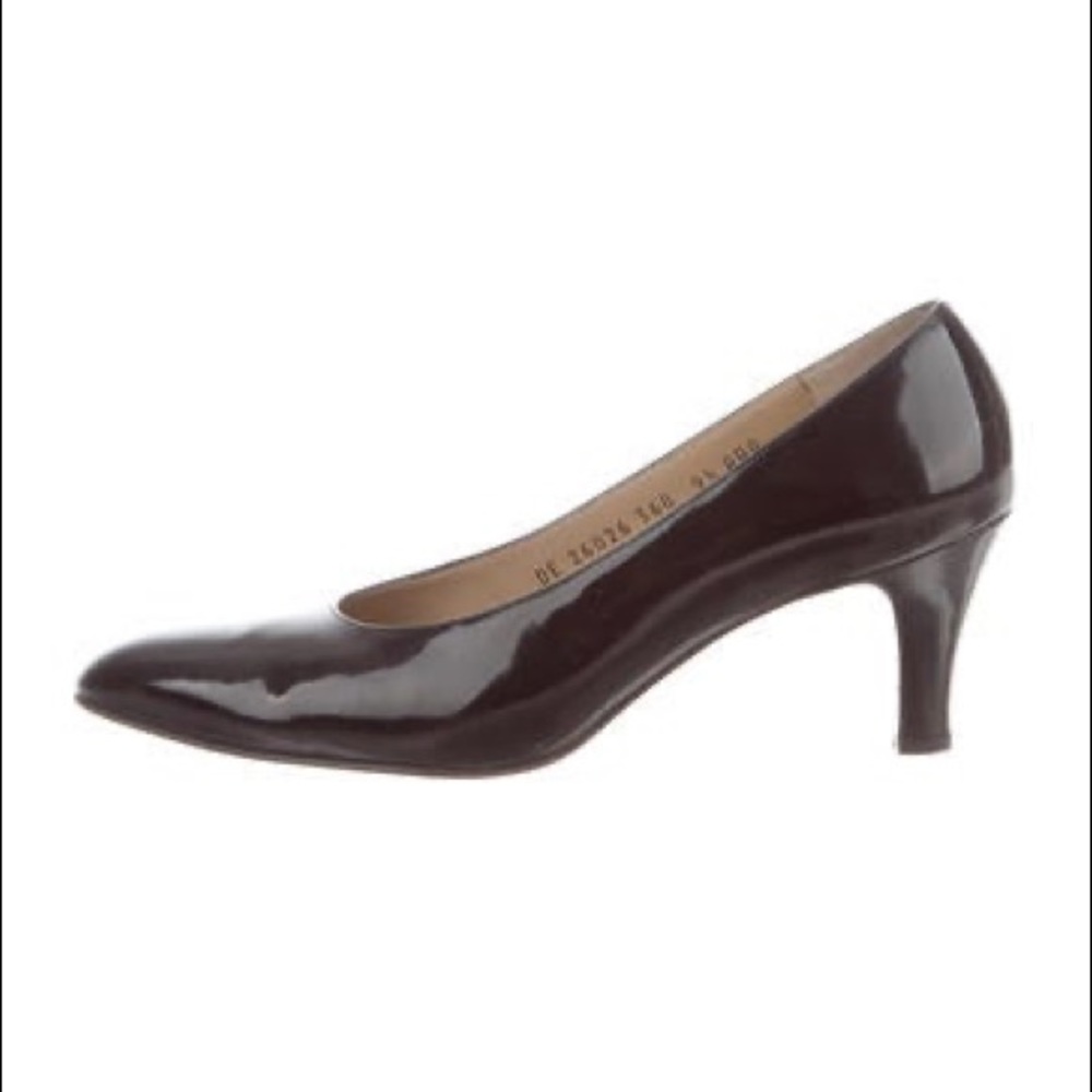 Salvatore Ferragamo Black Patent Leather Pumps 10
